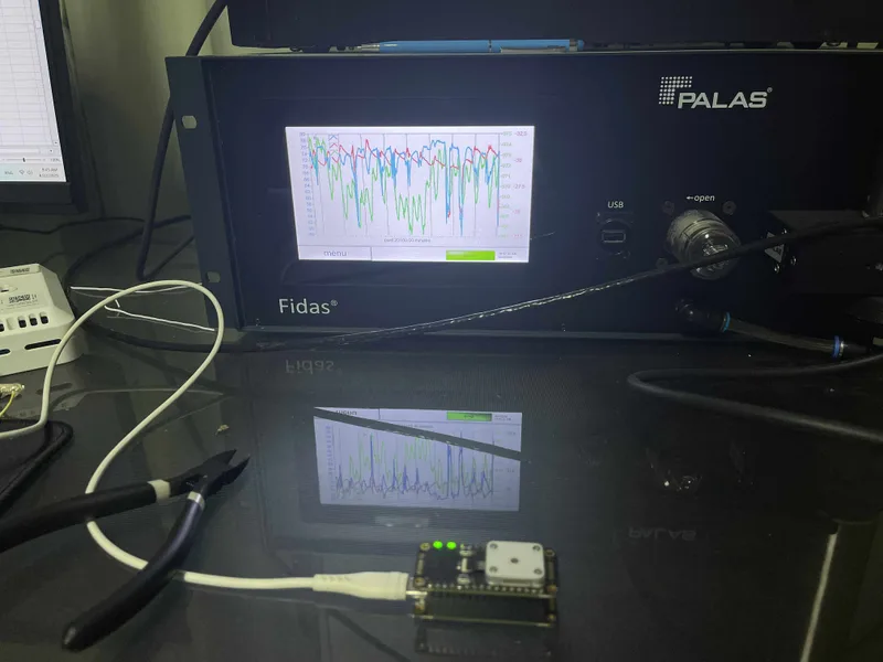 Bosch BMV080 sensor with the Palas Fidas 200 in the background