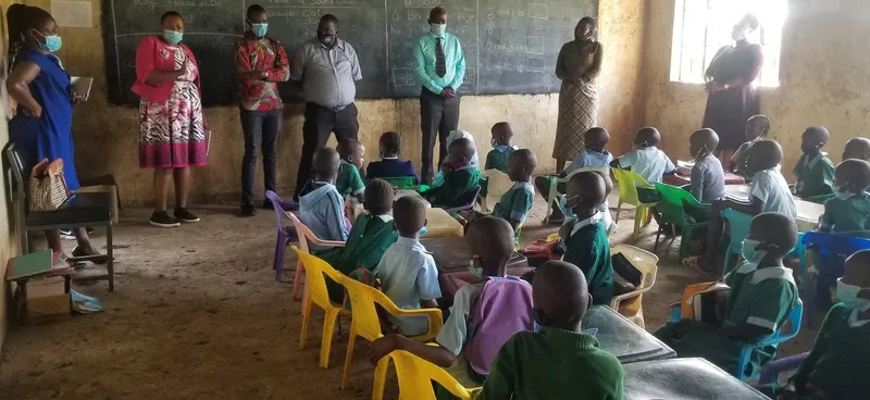 Mask distribution to schoolchildren