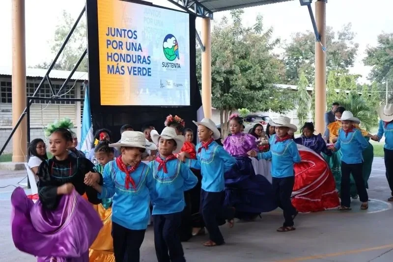 Sustenta Honduras youth-led air quality project